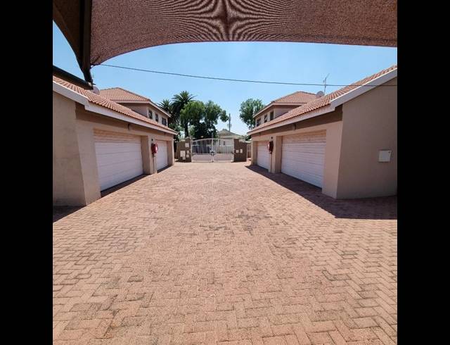 3 BEDROOM HOUSE FOR SALE IN EDENDALE